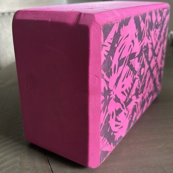 Yoga block - Picture 2 of 2